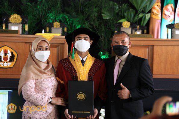 Wisuda Khusus Unpad gel II TA 2021-2022 SESI 2 219