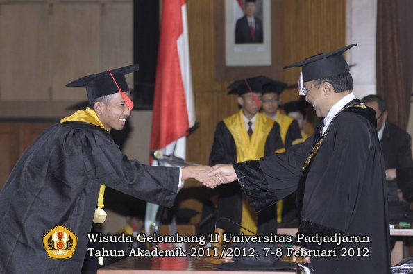 wisuda-fakultas-hukum-oleh-rektor-021-copy