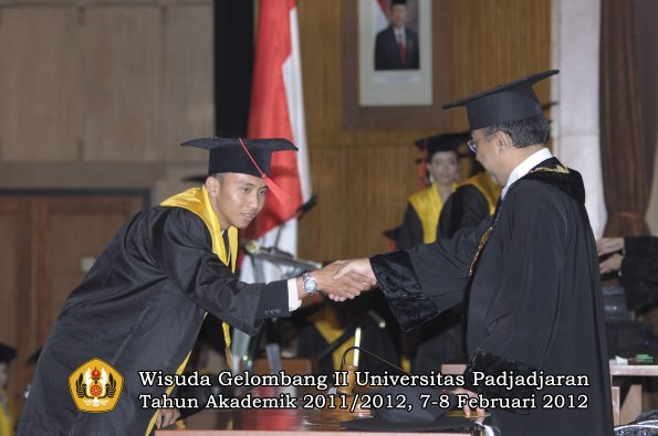 wisuda-fakultas-hukum-oleh-rektor-022-copy