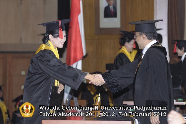 wisuda-fakultas-hukum-oleh-rektor-065