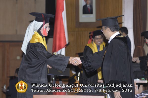 wisuda-fakultas-hukum-oleh-rektor-067