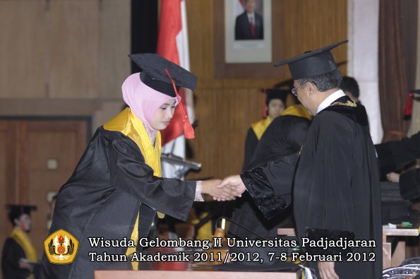 wisuda-fakultas-hukum-oleh-rektor-069