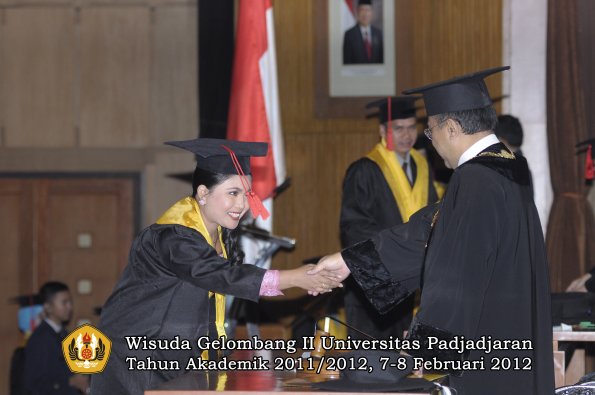 wisuda-fakultas-hukum-oleh-rektor-103