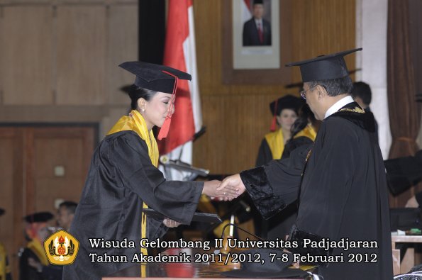 wisuda-fakultas-hukum-oleh-rektor-105