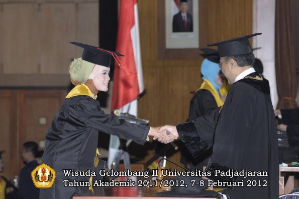 wisuda-fakultas-hukum-oleh-rektor-111