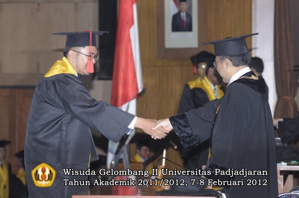 wisuda-fakultas-hukum-oleh-rektor-125