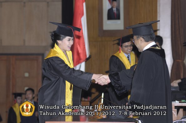 wisuda-fakultas-hukum-oleh-rektor-128