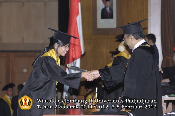 wisuda-fakultas-hukum-oleh-rektor-130