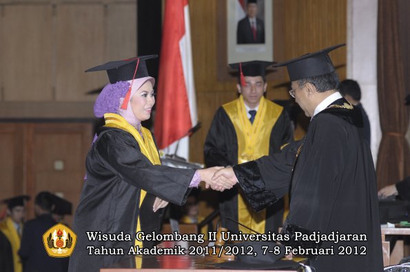 wisuda-fakultas-hukum-oleh-rektor-133