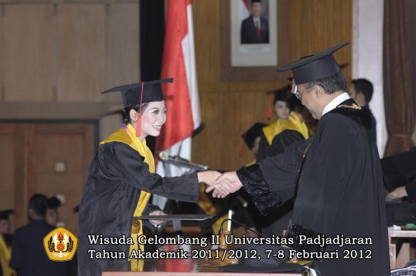 wisuda-fakultas-hukum-oleh-rektor-135