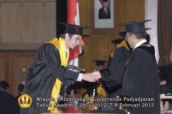 wisuda-fakultas-hukum-oleh-rektor-143