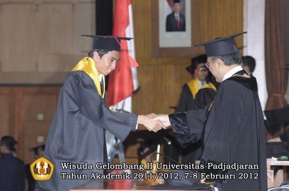 wisuda-fakultas-hukum-oleh-rektor-144