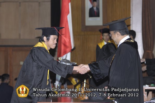 wisuda-fakultas-hukum-oleh-rektor-145