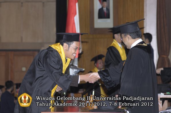 wisuda-fakultas-hukum-oleh-rektor-146