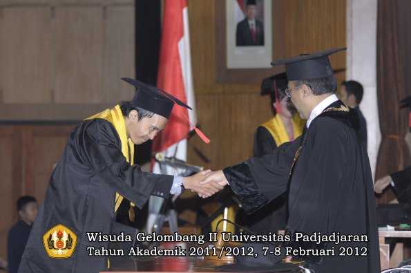 wisuda-fakultas-hukum-oleh-rektor-152