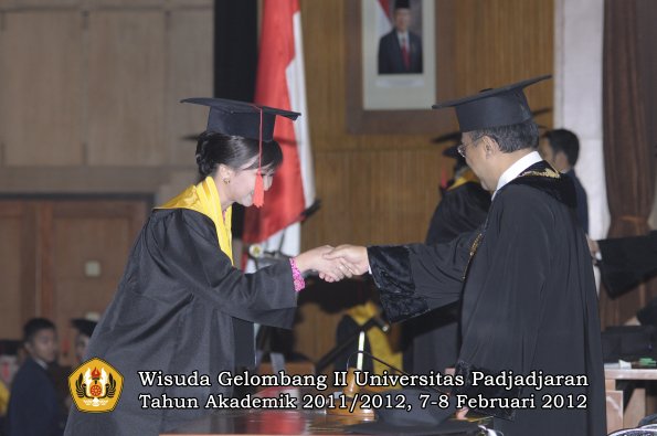 wisuda-fakultas-hukum-oleh-rektor-153