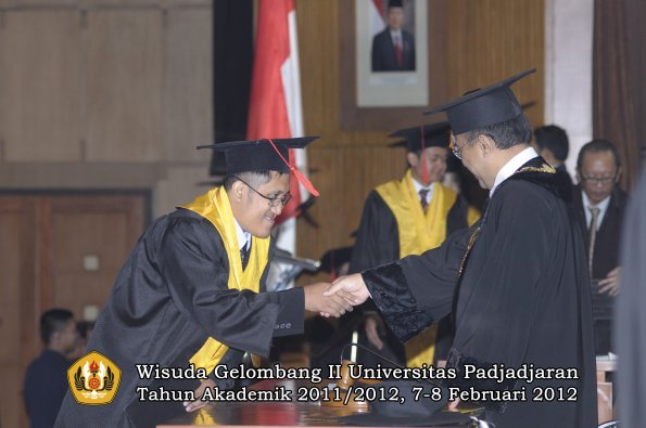 wisuda-fakultas-hukum-oleh-rektor-156