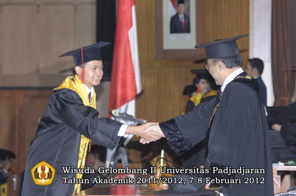 wisuda-fakultas-hukum-oleh-rektor-157