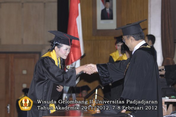 wisuda-fakultas-hukum-oleh-rektor-158