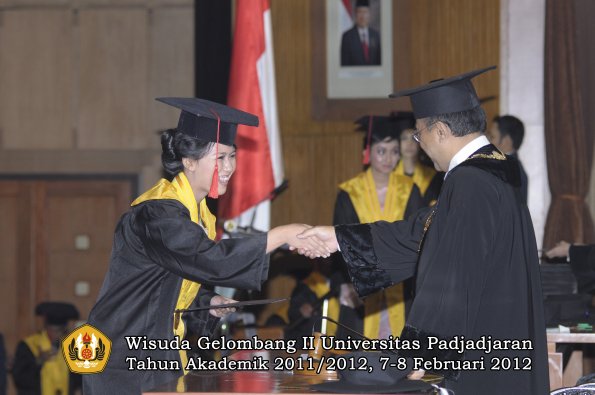 wisuda-fakultas-hukum-oleh-rektor-159