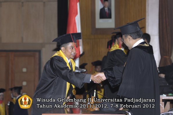 wisuda-fakultas-hukum-oleh-rektor-163