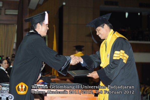 wisuda-program-doktor-oleh-direktur-pascasarjana-044-copy