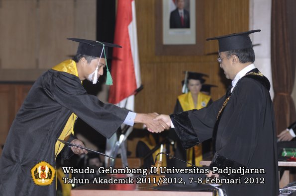 wisuda-program-magister-oleh-rektor-031-copy