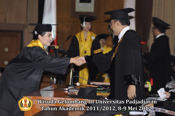 wisuda-unpad-gel-iii-2011_2012-pasca-sarjana-magister-oleh-rektor-001