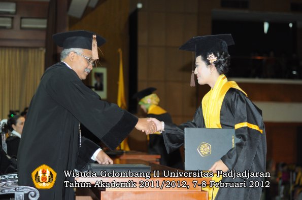 wisuda-fakultas-peternakan-oleh-dekan-044-copy