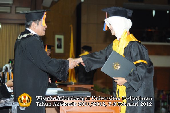 wisuda-fakultas-teknik-geologi-oleh-dekan-021-copy