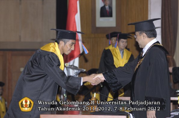 wisuda-fakultas-teknik-geologi-oleh-rektor-005-copy