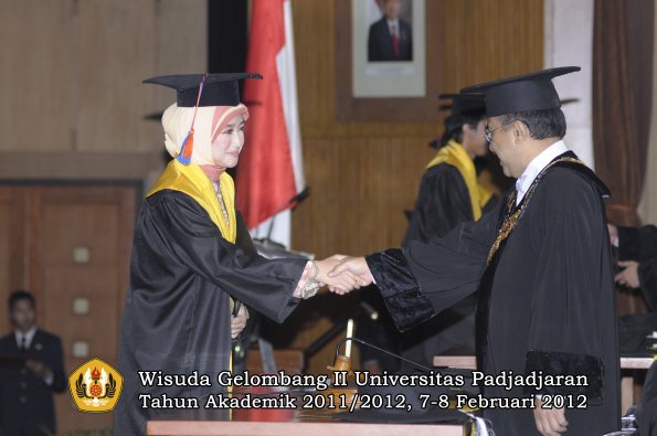 wisuda-fakultas-teknik-geologi-oleh-rektor-022-copy