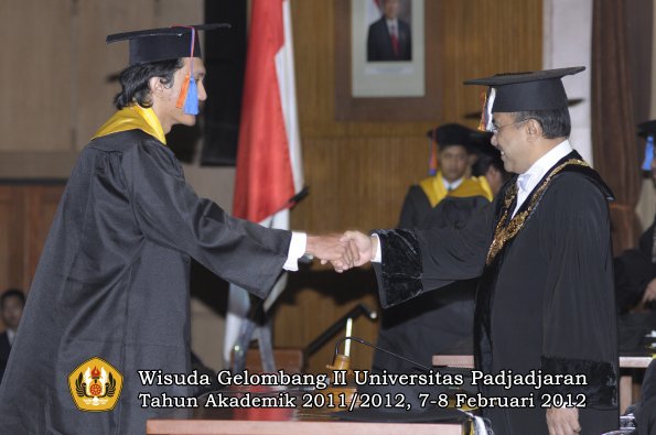 wisuda-fakultas-teknik-geologi-oleh-rektor-023-copy