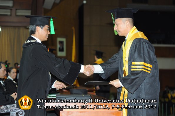 wisuda-fakultas-kedokteran-oleh-dekan-035-copy