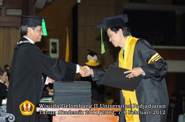 wisuda-fakultas-kedokteran-oleh-dekan-050-copy