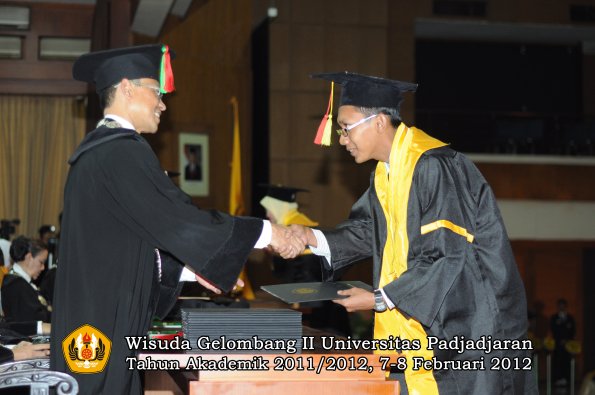 wisuda-fakultas-mipa-oleh-dekan-023-copy