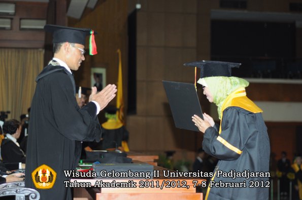 wisuda-fakultas-mipa-oleh-dekan-032-copy