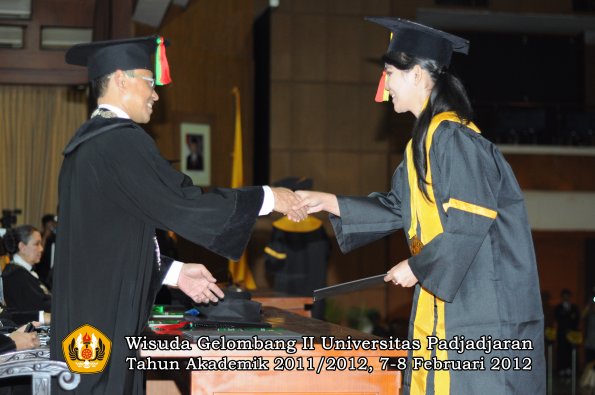 wisuda-fakultas-mipa-oleh-dekan-043-copy