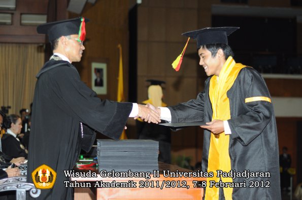 wisuda-fakultas-mipa-oleh-dekan-053-copy