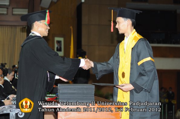wisuda-fakultas-mipa-oleh-dekan-055-copy