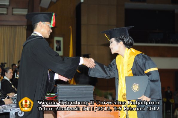 wisuda-fakultas-mipa-oleh-dekan-058-copy