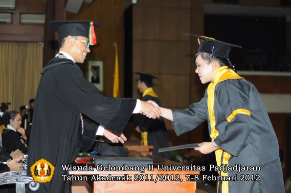 wisuda-fakultas-mipa-oleh-dekan-082-copy