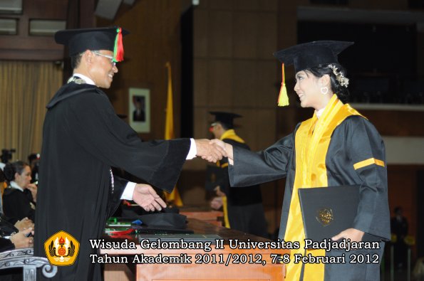 wisuda-fakultas-mipa-oleh-dekan-087-copy