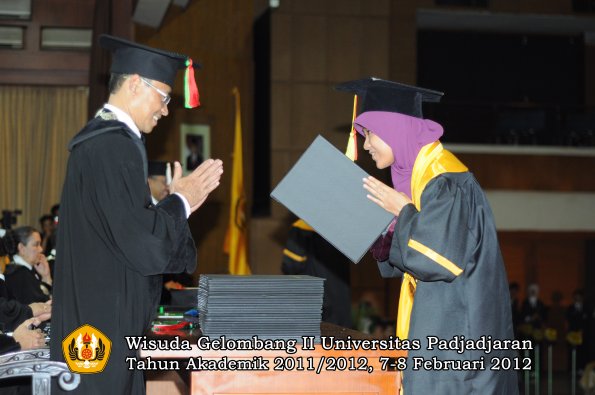 wisuda-fakultas-mipa-oleh-dekan-098-copy