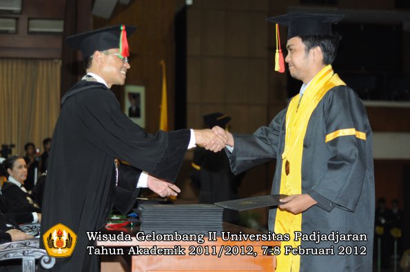 wisuda-fakultas-mipa-oleh-dekan-152-copy