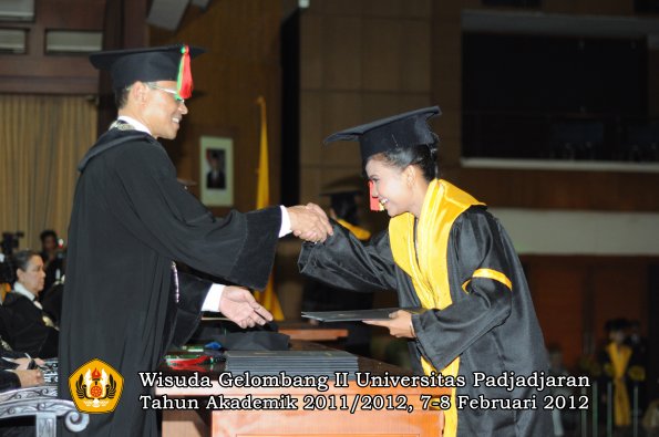 wisuda-fakultas-mipa-oleh-dekan-165-copy