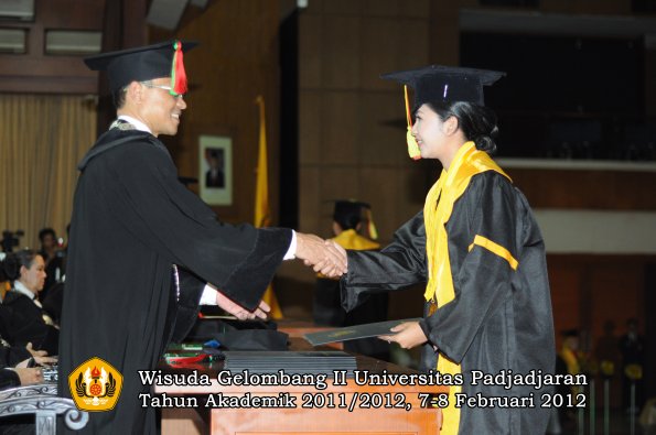 wisuda-fakultas-mipa-oleh-dekan-166-copy