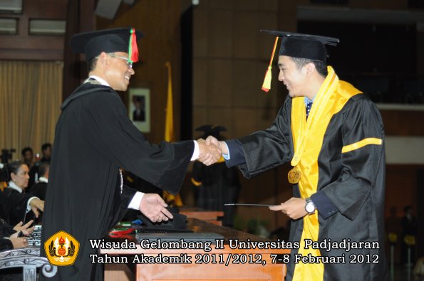 wisuda-fakultas-mipa-oleh-dekan-171-copy