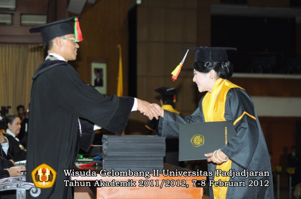 wisuda-fakultas-mipa-oleh-dekan-182-copy