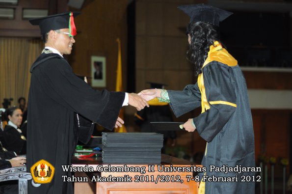 wisuda-fakultas-mipa-oleh-dekan-189-copy